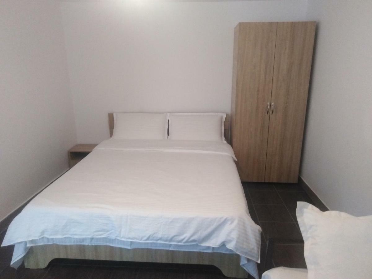 Casa Paul Hotell Vişeu de Sus Exteriör bild